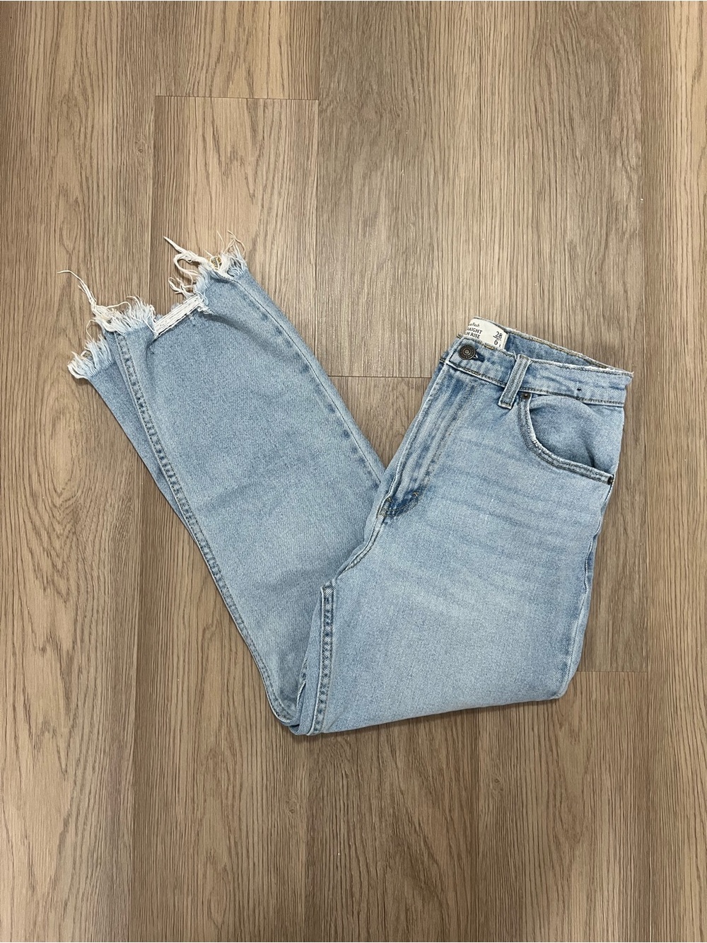 Abercrombie & Fitch Curve Love Ultra High Rise Ankle Straight Jeans 28 / 6